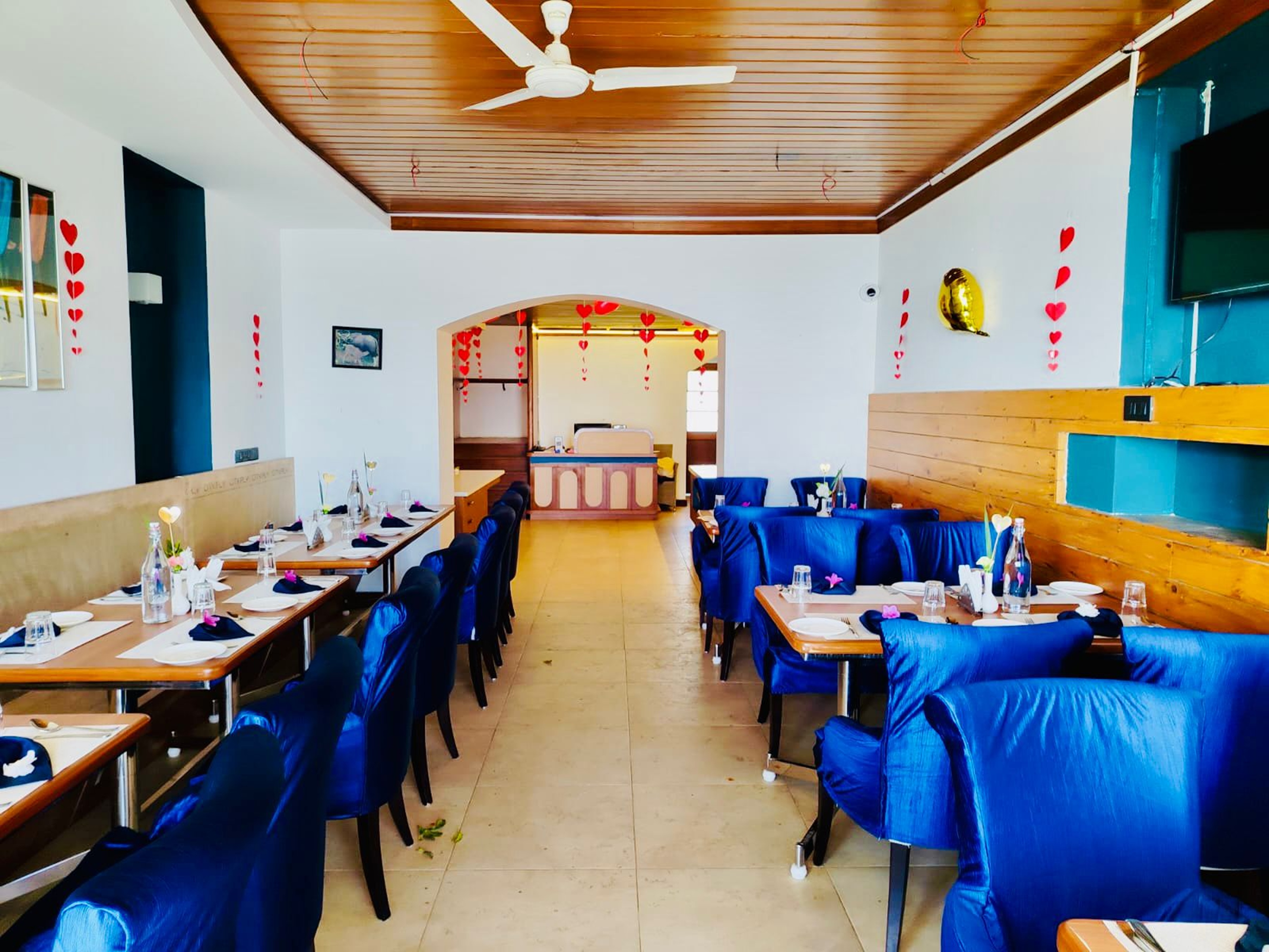 The Mainland Resorts, Kodaikanal  Hill View Restaurant