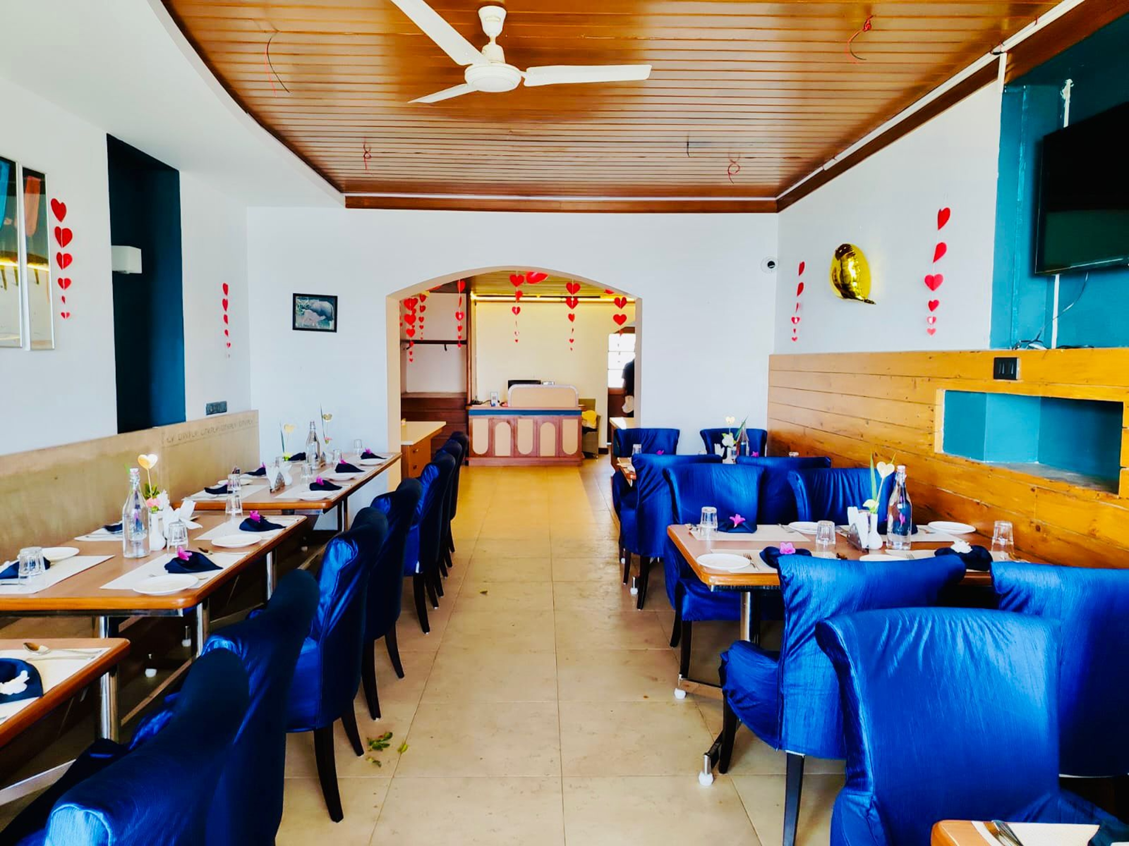 The Mainland Resorts, Kodaikanal  Hill View Restaurant
