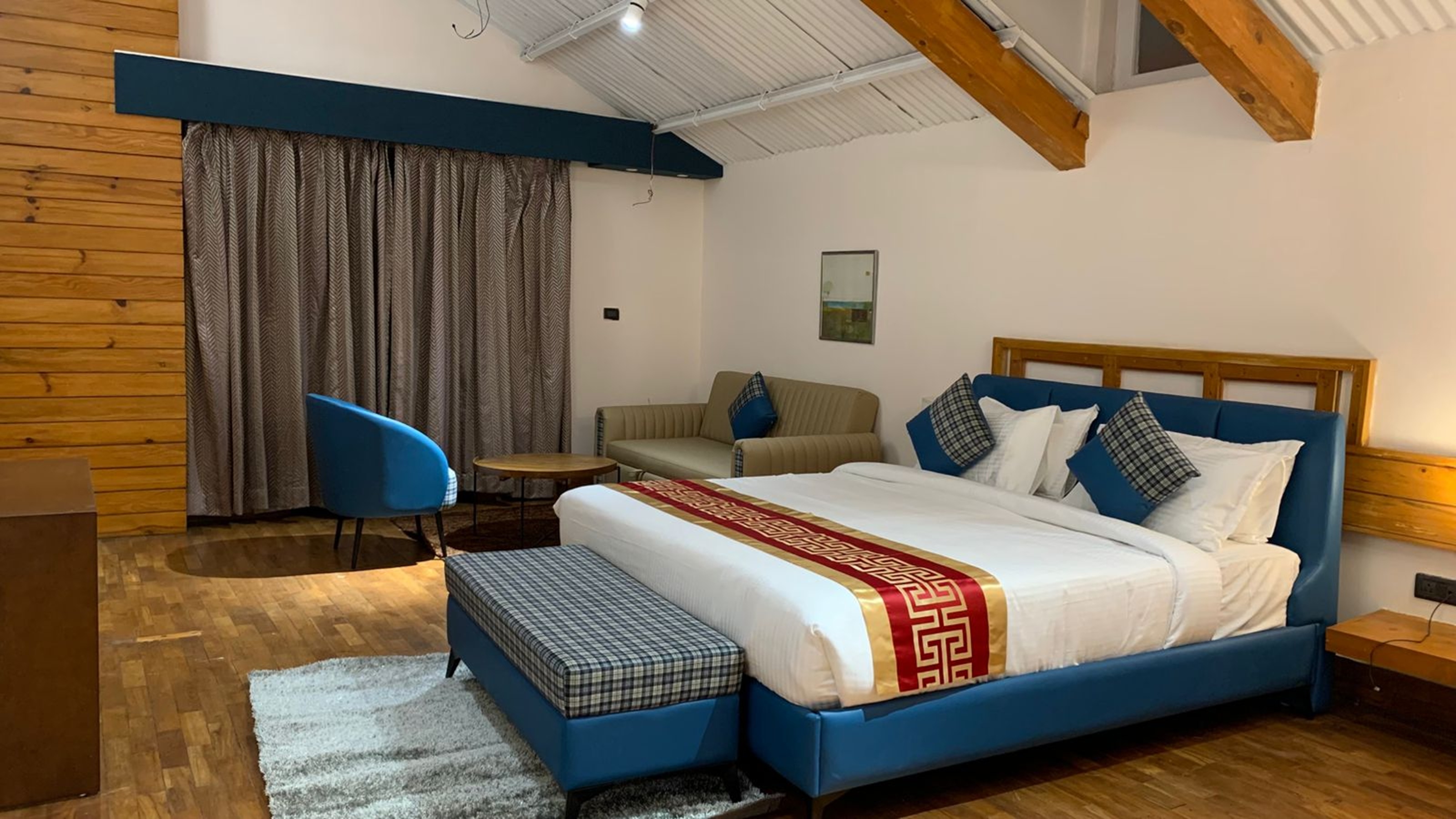 Honeymoon Suite
