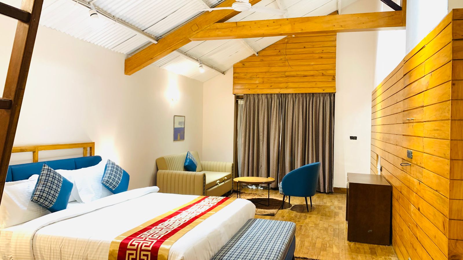 The Heritage Historical Suite